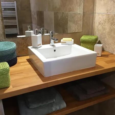 Logis Des Falaises Bed & Breakfast 3*